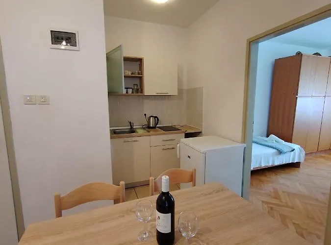 Apartments Kocijan